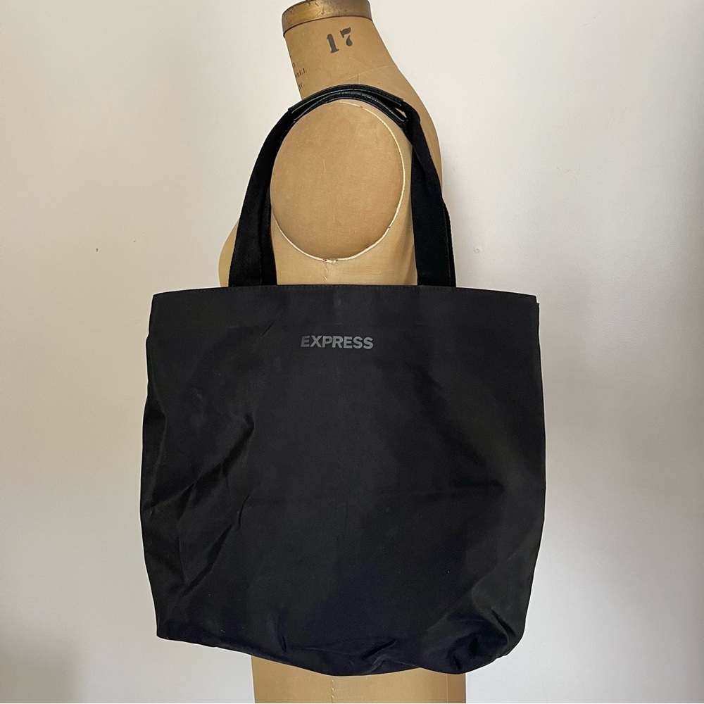 Vintage Express World Brand Women’s Multi-Pocket Tote Bag